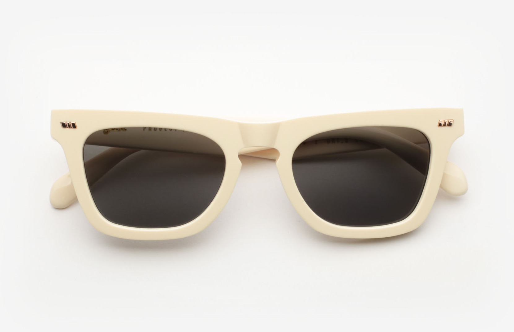 endpiece_eggshell_front-2